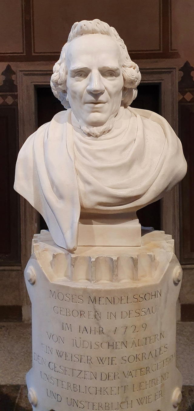 Büste von Moses Mendelssohn, geschaffen von Jean-Pierre-Antoine Tassaert in der Neuen Synagoge (Berlin) Büste von Moses Mendelssohn, geschaffen von Jean-Pierre-Antoine Tassaert in der Neuen Synagoge (Berlin)